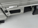 荷台に乗り込み時に使う足掛けステップです。