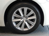 R4年式夏タイヤ215/55R17ダンロップ製です。