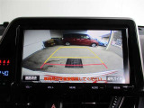 バックガイドモニターで、後方を確認しながら安心して駐車することができます。運転初心者も熟練者も必須の機能ですよ!