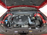 エンジンルームです。2.2L直噴ディーゼルターボエンジン搭載。力強い加速とレスポンスの良さが魅力的です。