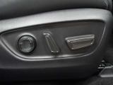 運転席はパワーシートなのでお好みのドライビングポジションに調整可能です♪