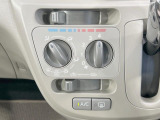 寒い冬も暑い夏も全席に快適な空調を届けてくれる、ダイヤル式エアコンを装備♪