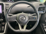 【純正革巻きステアリング】上質な革を使用することで、手にしっかり馴染みとても運転しやすいハンドルです♪