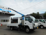 ディーゼル、4WD、マニュアル、ABS、クレーン3段、2トン、ラジコン、荷台内寸約:L335×W208×H37
