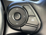【レーンディパーチャーアラート(LDA)】クルマが車線または走路から逸脱する可能性がある場合に、ブザーまたはハンドルの振動により注意をうながします。機能には限界があるためご注意ください。