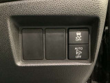 ハンドルの右側にはVSA(ABS+TCS+横滑り抑制)の解除スイッチがついています。
