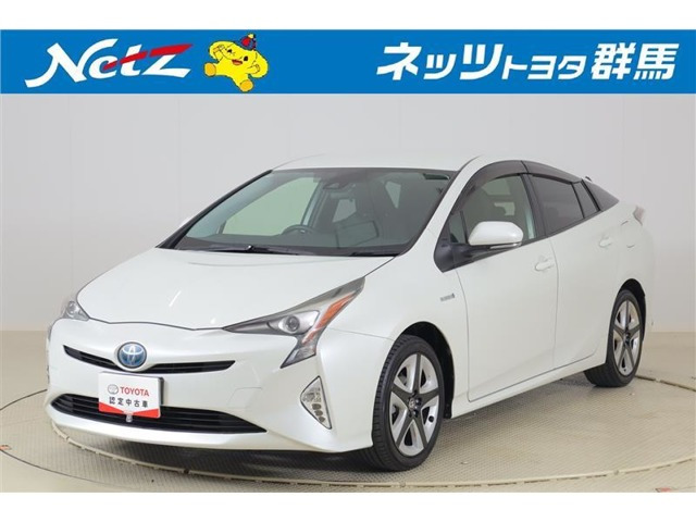 プリウス1.8 S ツーリングセレクション E-Four 4WD