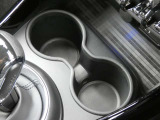 もちろんドリンクホルダーも装備されています!