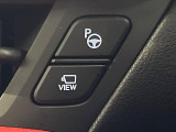 【リモート機能つきアドバンスドパーク】専用スマートフォンアプリの使用で、車外から遠隔駐車・出庫が可能な先進機能。広い場所で乗り降りしたい時に便利です♪