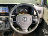【純正革巻きステアリング】上質な革を使用することで、手にしっかり馴染みとても運転しやすいハンドルです♪