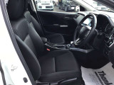 広々で快適な運転席です