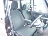 運転席は座り心地が良く快適に運転していただけます♪
