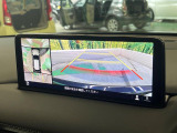 【360°ビューモニター】専用のカメラにより、上から見下ろしたような視点で360度クルマの周囲を確認することができます☆死角部分も確認しやすく、狭い場所での切り返しや駐車もスムーズに行えます。
