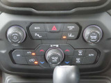 弊社では、ご納車してはじめてお客様とのお付き合いが始まるものと考えます。ご納車前の法定点検整備は最新鋭の設備を整えた併設の「Jeep認証工場」にて、正規ディーラークオリティにより実施致します。