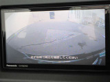 バックモニターで、後方を確認しながら安心して駐車することができます。運転初心者も熟練者も必須の機能ですよ!
