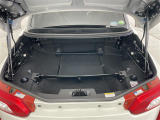 【トランク】積み込みやすくて、たっぷり積める荷室です。シートアレンジできるものは、乗車人数と荷物の量や大きさによってシートを動かすことができるので、より快適なドライブが可能です!