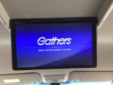 【後席用プルダウンモニター】後ろに乗車している人を飽きさせません♪ テレビやDVDビデオを見ながら楽しいドライブを♪使わない時は格納できますので、ジャマになる事もありません♪