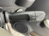 【オートライト(AUTO)】外の明るさをシステムが感知して、自動でヘッドライトが点灯します!ヘッドライトをつけ忘れを防ぐ便利機能です。