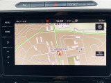 スマートフォン用アプリ[Apple CarPlay][Android Auto]対応の純正ナビ Discover Proを装備、ラジオ、地デジTV、SDカード、USB、Bluetoothも対応。
