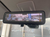 インテリジェントルームミラーが付いており、視界が広くとても見やすいですよ。