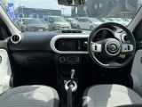フランス車ならではのオシャレな内装がオススメです!