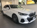 【BMWの伝統-2】時代を超える美しさ。磨き抜かれたエアロダイナミクスが瞳を奪う。一目で伝わるスポーティーなプロポーションは、BMWの走行性能を生み出すのに欠かせない要因の一つです。