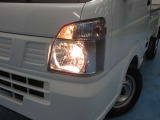 宮崎日産では、細かな所まで磨いていますのでヘッドライトもとても綺麗でライトの光による黄ばみもありません。