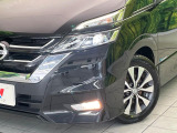 【LEDヘッドライト】悪天候や夜間走行時も良好な視界を確保し安心して運転できる高輝度LEDヘッドライトを装備!点灯速度が早く、消費電力も抑えられています。