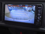 バックモニターが有るので車庫入れもラクラク