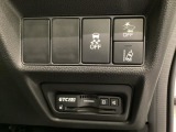 Hondaセンシング用の、VSA解除とレーンキープアシストシステムのメインスイッチなどはハンドルの右側に装備しています。その下にETC2.0がついています。高速道路の料金所の通過も楽々です。