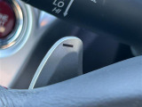 【パドルシフト(AT車)】MT車と同じように好きなギアで走ることができます!ステアリングから手を離さずに指先だけでシフト操作ができ、よりスポーティな走りをお楽しみいただけます。