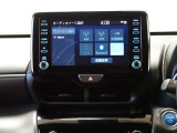 8型ディスプレイオーディオを装備。スマホとクルマをつなぐことで、これまでのナビに加えて、いろんなサービスが楽しめます。