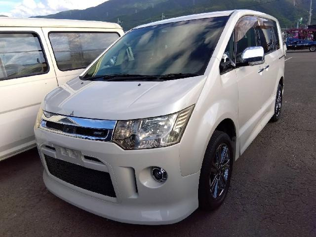 デリカD:5 2.4 G プレミアム 4WD 