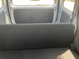 広々とした駐車場をご用意しておりますので、運転が苦手な方でもご安心ください。また、大型の屋根がございますので、雨に濡れることなくご移動できます。