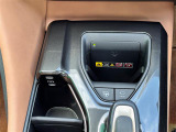 【アドバンストパーク】駐車するスペースの横に停車後、スイッチを押すだけで、システムがステアリング・シフト・アクセル・ブレーキを操作し、駐車を完了させます!機能には限界があるためご注意ください。