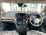 とっても視界が広くて、女性も運転しやすいお車になっております。