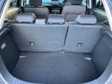日常の使用に十分な広さの荷室です♪簡単な操作でシートアレンジもできます♪