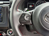 ステアリングスイッチはナビと連動しています!運転時ハンドルを握ったまま音楽の音量や選曲が可能です!快適なドライブをお楽しみください!