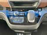 運転席助手席シートヒーター、プラズマクラスター技術搭載フルオートエアコン