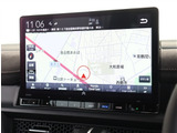お車選びをお楽しみ頂けるよう、在庫車の展示スペースを十分に確保しております。