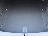 Audi正規ディーラーが高品質をお約束。高度な訓練・教育を受けたAudi専任メカニックが、100項目にもおよぶ精密な点検を実施。すべてクリアしたAudi車だけ、あなたのお手元に届けられるのです