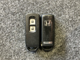 【スマートキー】持っているだけでエンジン始動や、ドアロックの開閉まで出来ちゃう賢く便利なスマートキーを装備!イモビライザーでセキュリティー対策もOK!