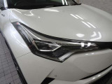 LEDヘッドライトです。デザイン性がよくとても明るいので、夜間の走行や悪天候でも安心です。しかも長寿命!