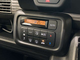 操作ボタンが大きくシンプルなエアコンです。運転中の操作もしやすいです!