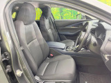 運転席シート廻りは使用感も少なく、良好な状態となっています。前オーナー様が丁寧に使っていたことがよくわかりますね。