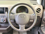 インテリアに合わせたデザインのステアリングは、運転される方のことも考え、運転しやすい形状、大きさです。是非一度、実際に触ってお確かめください。