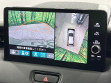 【マルチビューカメラシステム】専用のカメラにより、上から見下ろしたような視点で360度クルマの周囲を確認することができます☆死角部分も確認しやすく、狭い場所での切り返しや駐車もスムーズに行えます。