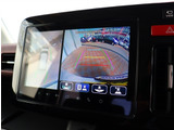お車選びをお楽しみ頂けるよう、在庫車の展示スペースを十分に確保しております。