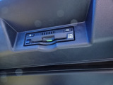 【車屋】として、長く車業界に従事した経験豊富なスタッフが多数在籍しております。