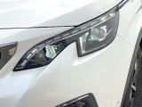 ●LEDヘッドライト:夜間走行時も良好な視界を確保し安心して運転できる高輝度LEDヘッドライトを装備!点灯速度が早く、消費電力も抑えられています。